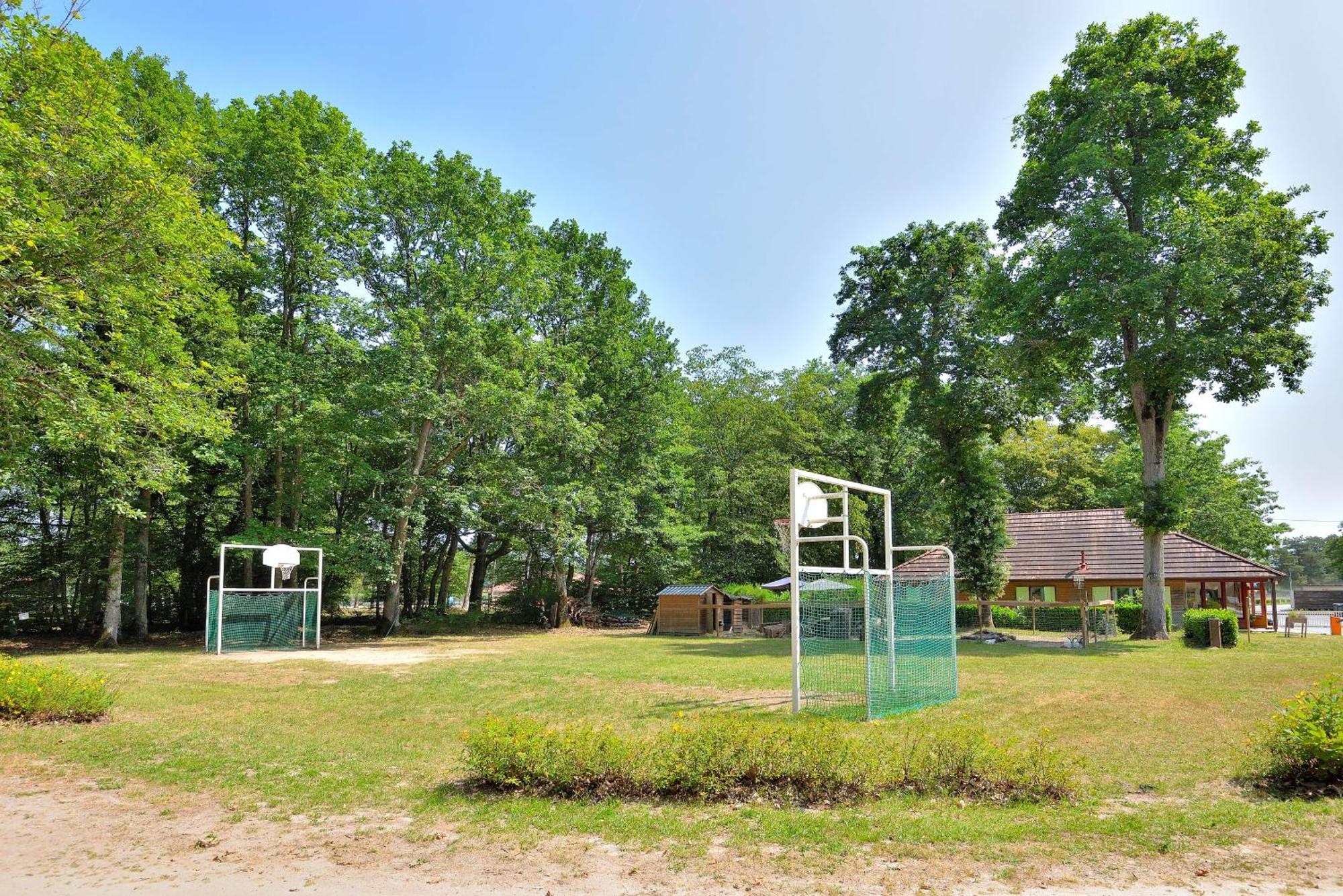 Etang De La Vallee Camping Combreux