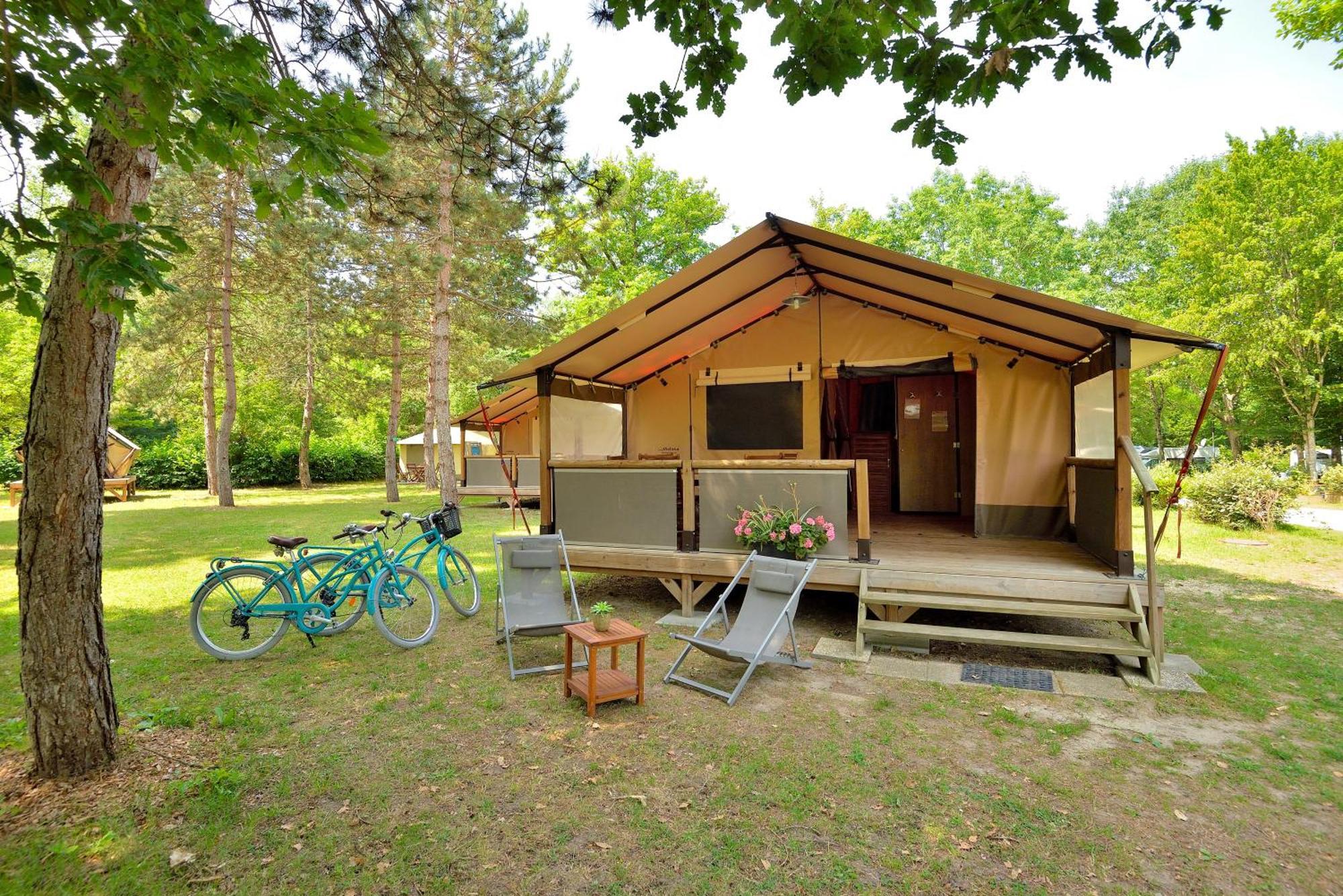 Etang De La Vallée Camping Combreux